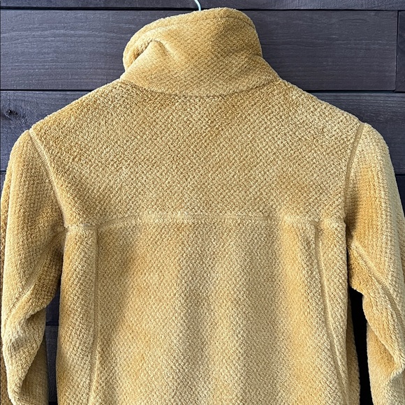 Patagonia Women's Re-Tool Snap-T Pullover in Yellow - Picture 6 of 8